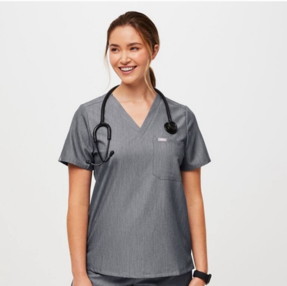 FIGS Catarina One Pocket Scrub Top in Graphite Size Small EUC!